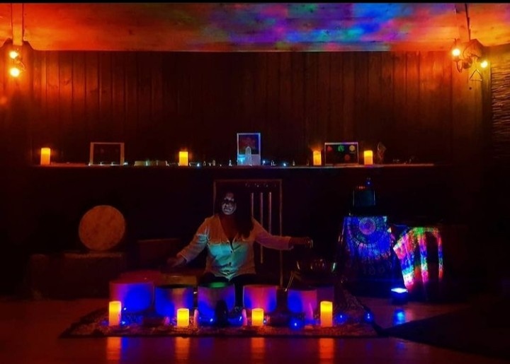 Anne Spinola - Sound Healing in Merseyside, UK