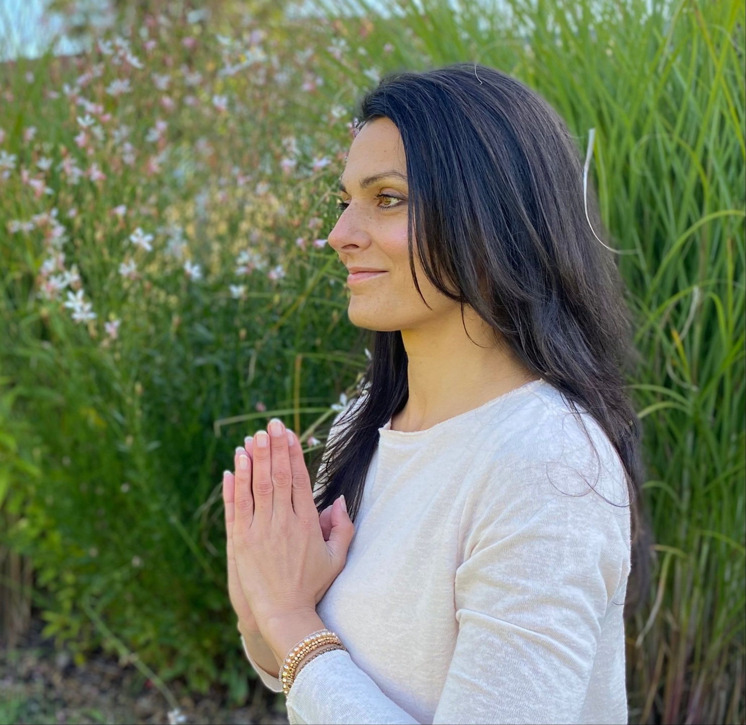 Sound Healing practitioner Hana Bartošov