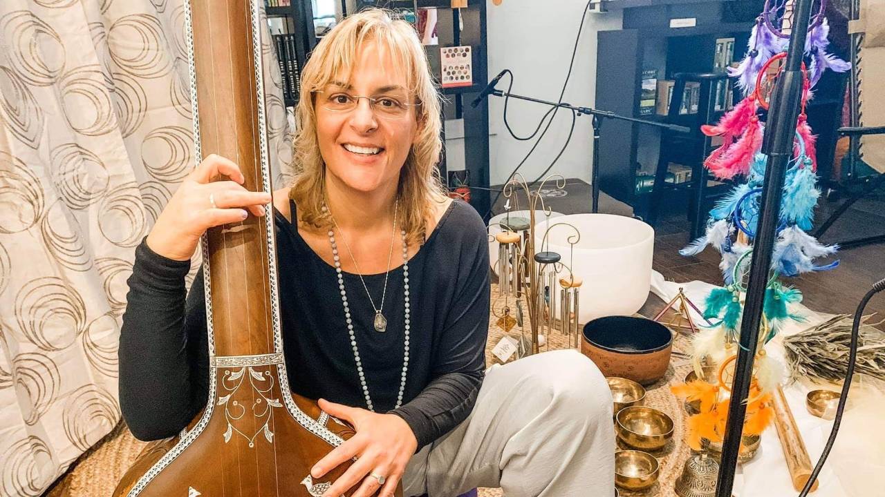 Beth Snyder - Sound Healing in Sarasota, Florida, USA