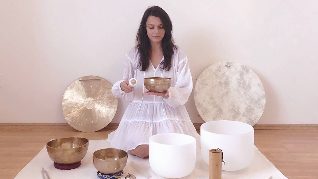 Sound healing practitioner Hana Bartosova