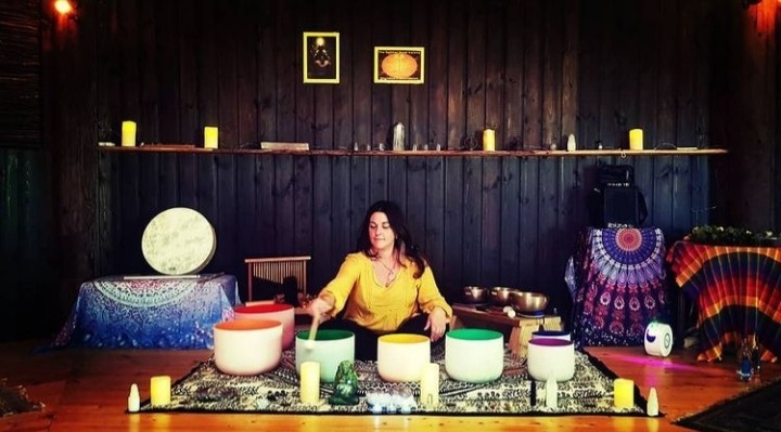 Anne Spinola - Sound Healing in Merseyside, UK